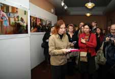 Zahájení výstavy Sylvy Francové v Městském divadle v Kolíně (hovoří Jolana Havelková), foto Zdeněk Skružný